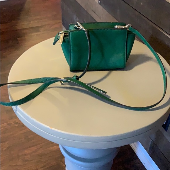 Small Michael Kors Crossbody - Picture 3 of 5